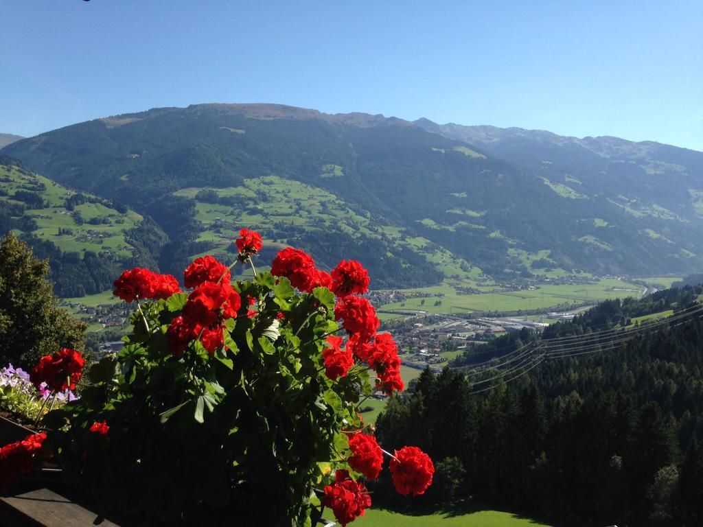 Hotel Gästehaus Rieser Ried im Zillertal Exterior foto