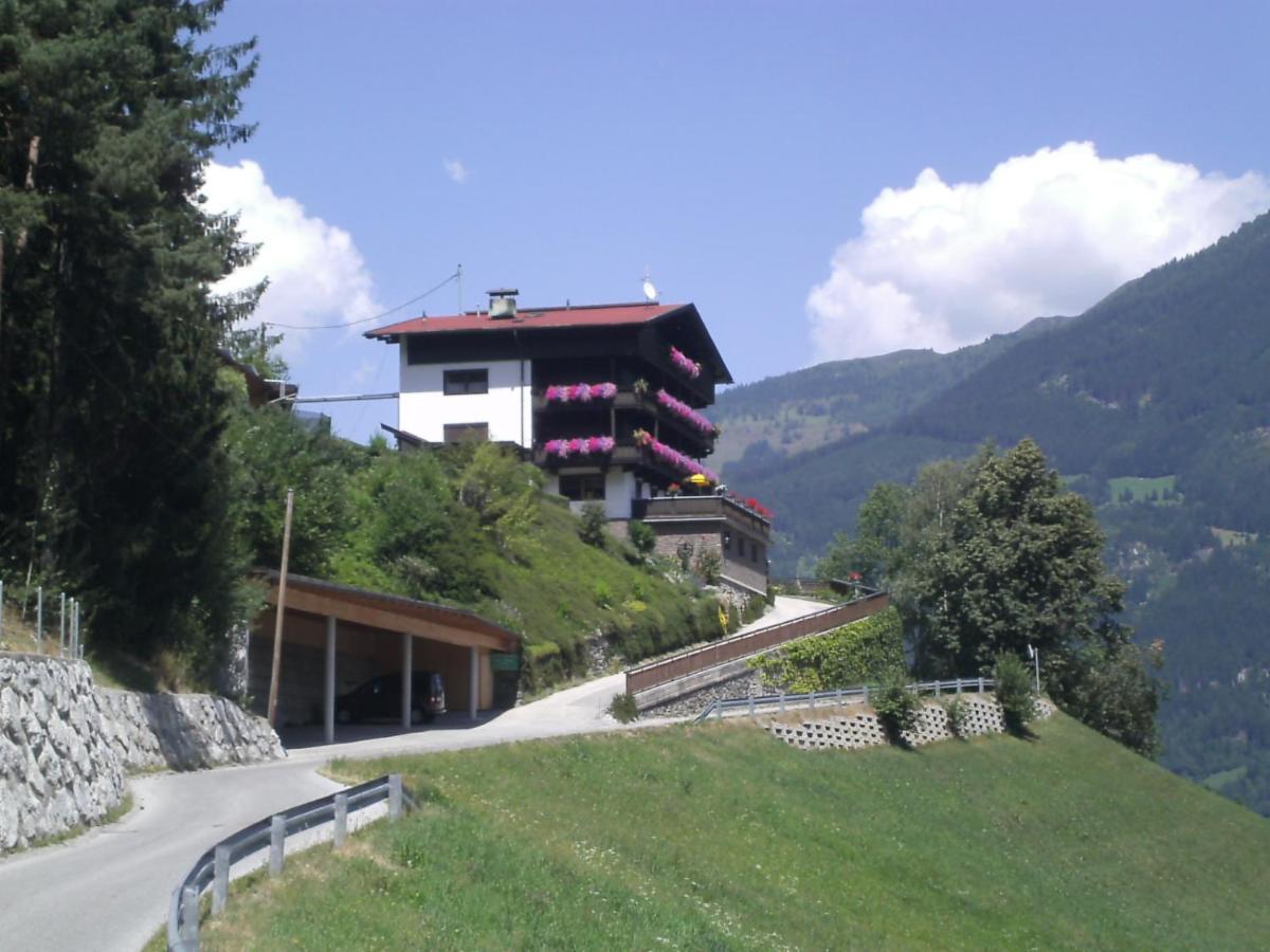 Hotel Gästehaus Rieser Ried im Zillertal Exterior foto